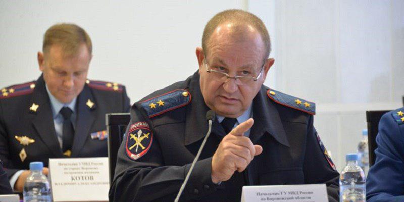 Плюс еще один год: Президент продлил полномочия начальнику воронежского ГУ МВД Александру Сысоеву